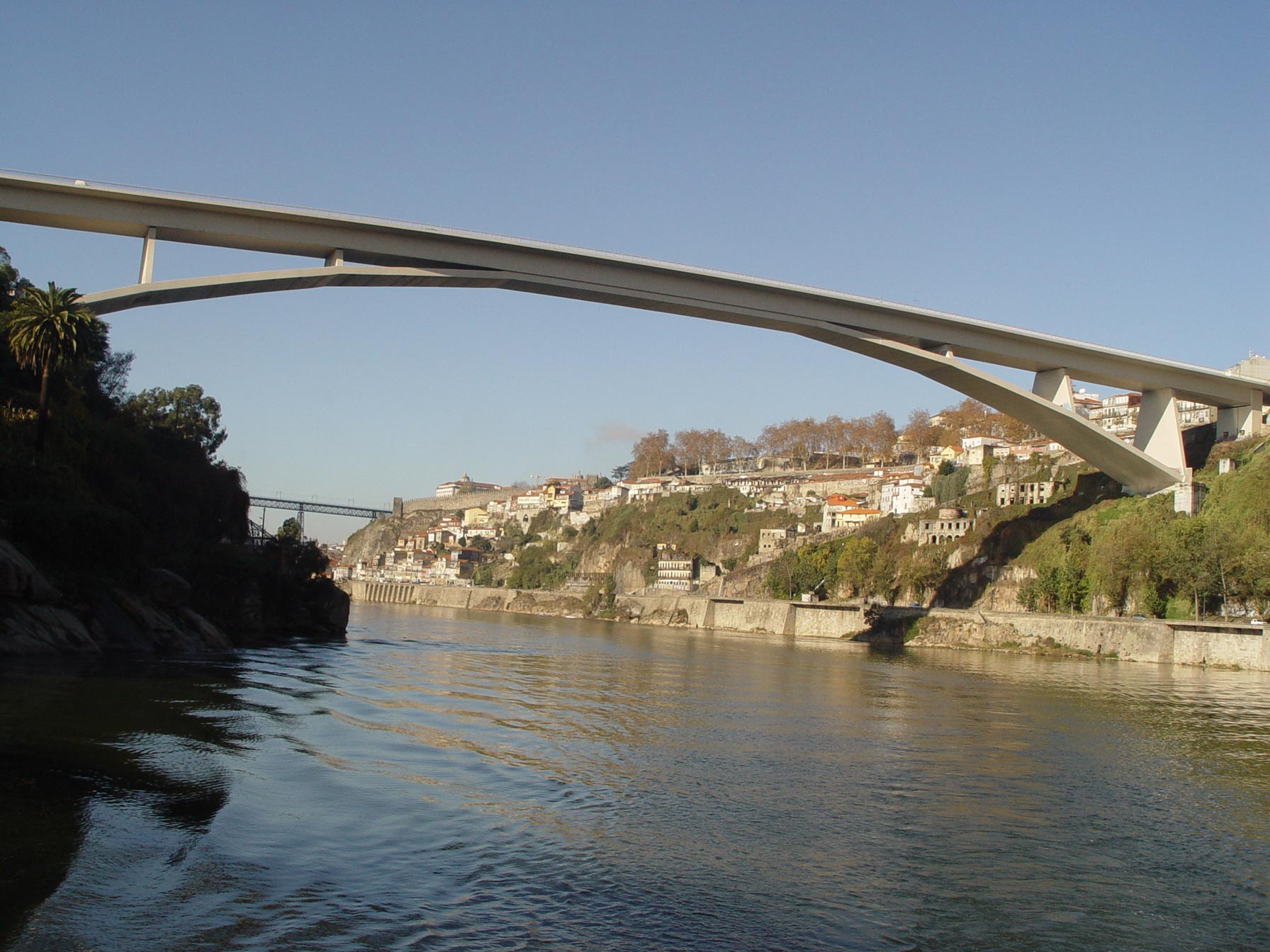 /Ponte Infante D. Henrique ao entardecer